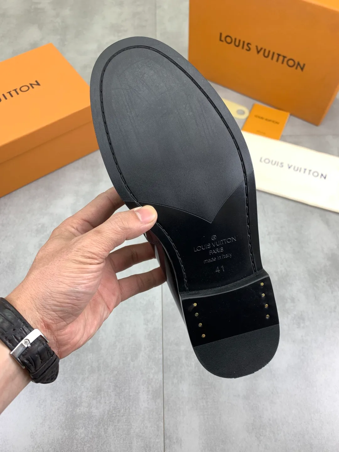 Men's men's shoes 💰P542 New style 💶[LOUIS VUITTON] Water-dyed Niuli Original order New style 🍀LV Louis Vuitton *——Top version of LV classic leather shoes! Made of imported original calfskin, original leather side strips and wear-resistant high-end rubber outsole! High quality products! Color: 3️⃣optional Size: 38-44 (45 customized)